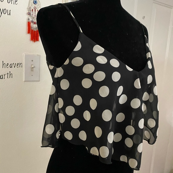 Black & white polka dot crop top. - Picture 3 of 6